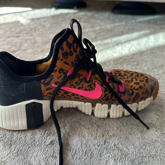 Nike Leopard Print Sneakers with Pink Highlights 7 - Picture 9 of 10